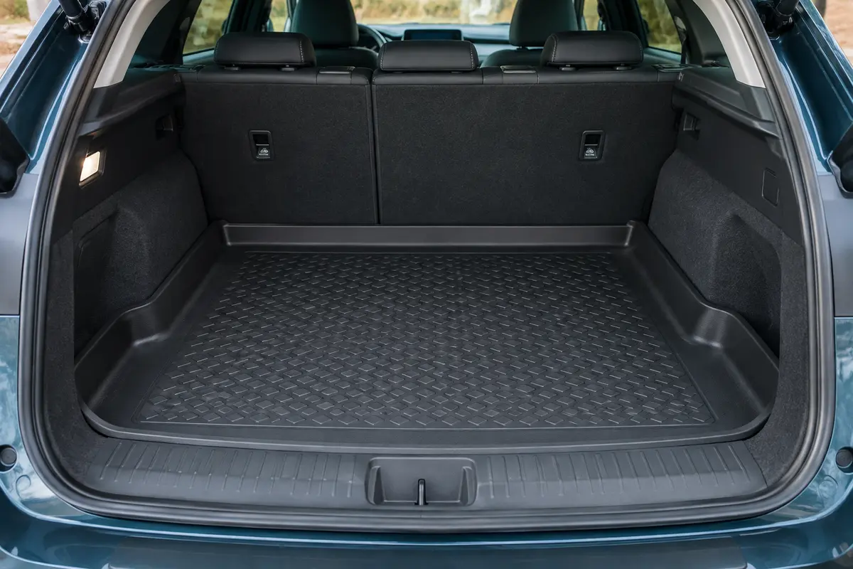 Bac de coffre noir MTM ajusté au Scenic V E-Tech Electric, avec rebords de 5 cm et surface gaufrée antidérapante