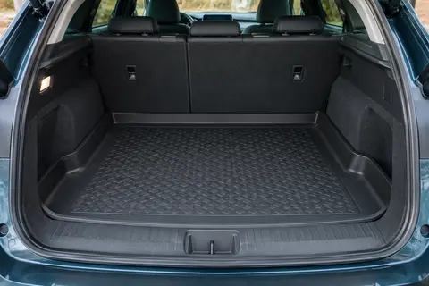 Bac de coffre noir MTM ajusté au Scenic V E-Tech Electric, avec rebords de 5 cm et surface gaufrée antidérapante